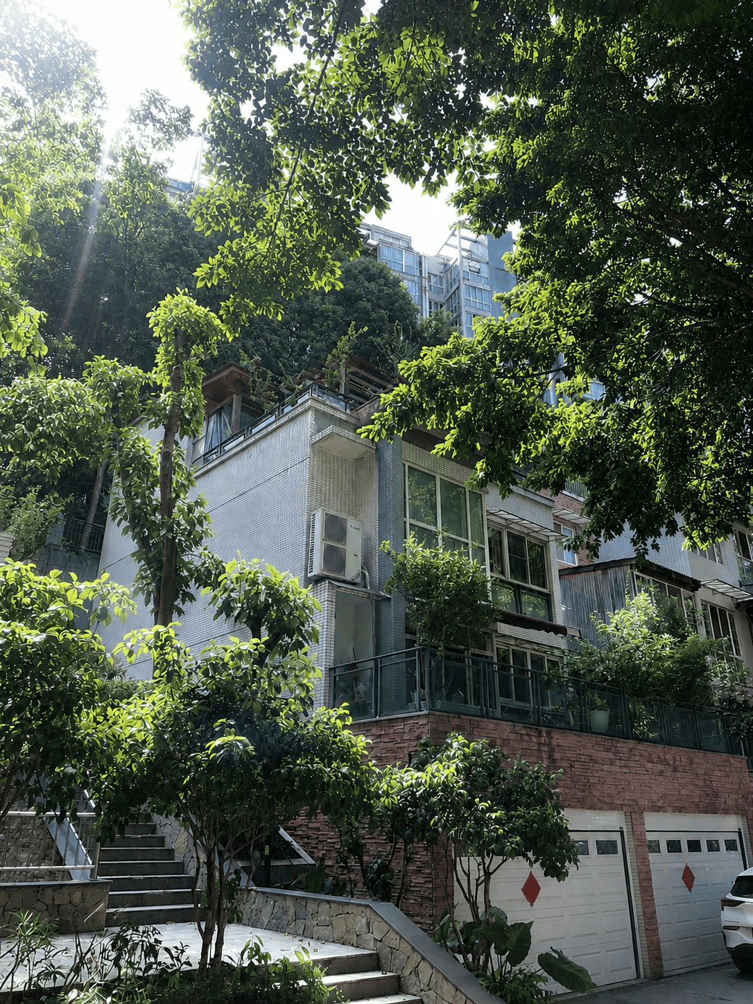 鞍山岛居岁月从容升级：小小岛老别墅加装蒂升悦行款电梯
